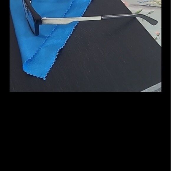 Glasses womens ladies with wipe towel. Light prescription black silver small - Picture 3 of 12